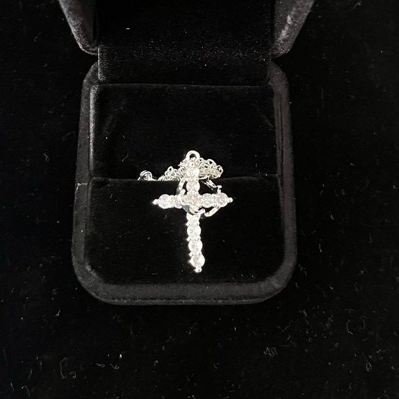 Silver Zircon Cross Pendant Necklace w/ Rotatable Crown & 18” Chain NWT - Picture 7 of 10